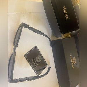 MEDUSA BIGGIE SUNGLASSES